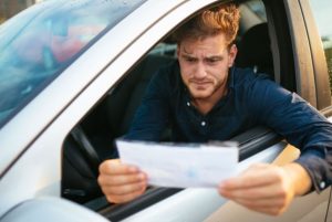 Defensa de multas: 4 Seguros de coche que lo tienen